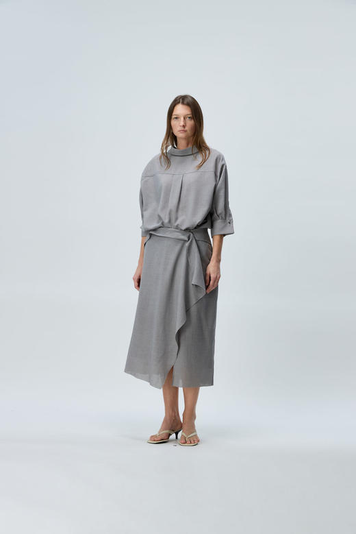 设计感荡领中袖连衣裙 商品图0