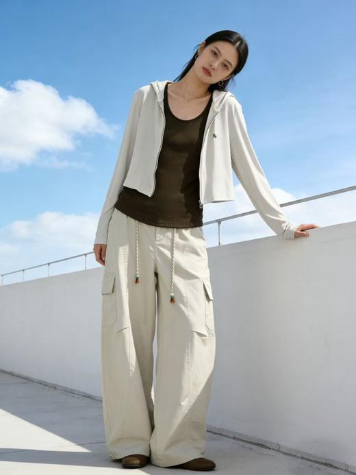 库存告急！三件套！「晴空系列」【自营】｜2026马年春季连帽休闲三件套 背心➕短外套➕工装裤子松弛感户外穿搭套装-喜出 商品图4