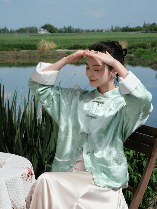 盛唐牡丹 |艾绿蝶恋花冠乐绉双面穿外套 商品图1