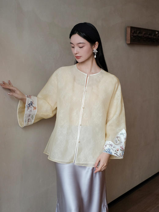 盛唐牡丹大师系列-卢梅红 | 鹅黄色真丝手绣外套(盛唐牡丹与非遗传承人卢梅红联名系列) 商品图0