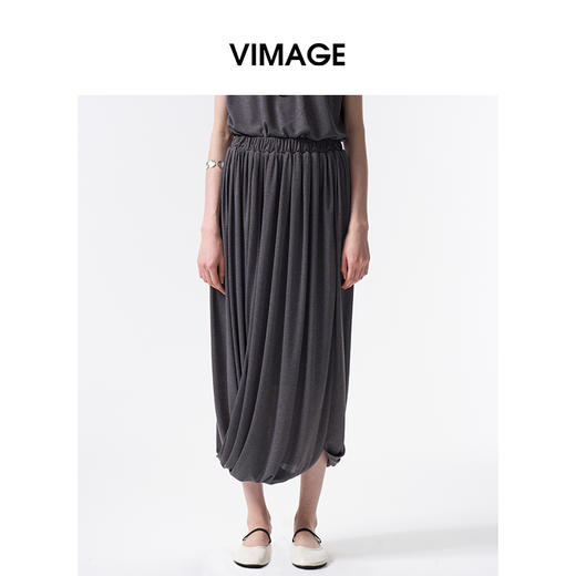 VIMAGE纬漫纪2026夏季新款不规则褶皱花苞设计显瘦松紧腰半身裙V2506210 商品图0