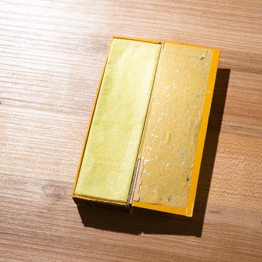 50-60年代上海墨厂制“铁斋翁书画宝墨”（五石漆烟，曹叔琴款，重二两） 商品图2