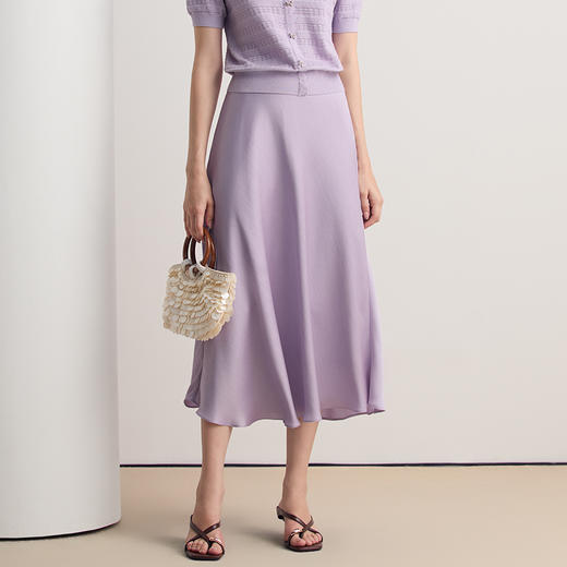 EITIE爱特爱高端优雅精致缎面垂坠显瘦半身裙2026夏新款8606306 商品图5