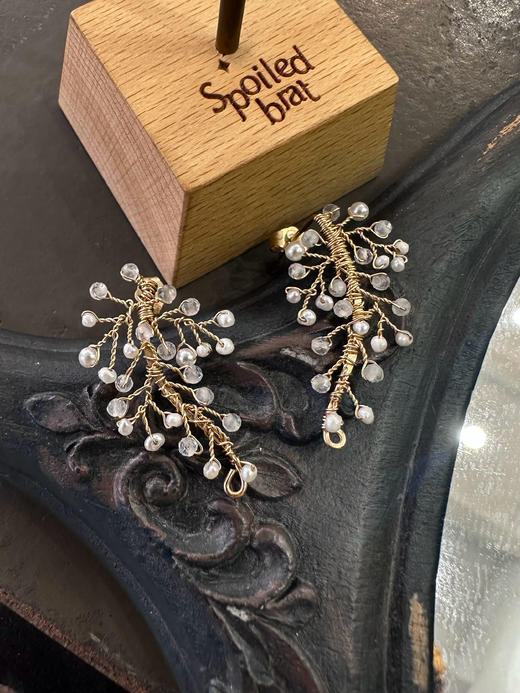 SpoiledBrat Jewelry叶脉系列 珍珠月光石耳钉 商品图0