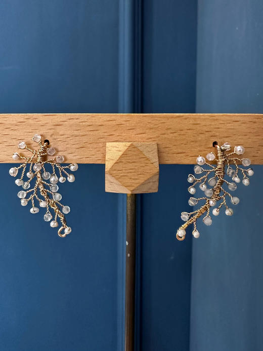 SpoiledBrat Jewelry叶脉系列 珍珠月光石耳钉 商品图3