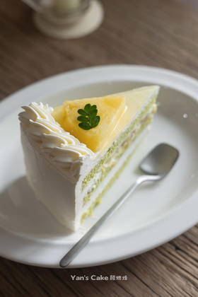 椰香斑斓凤梨切块