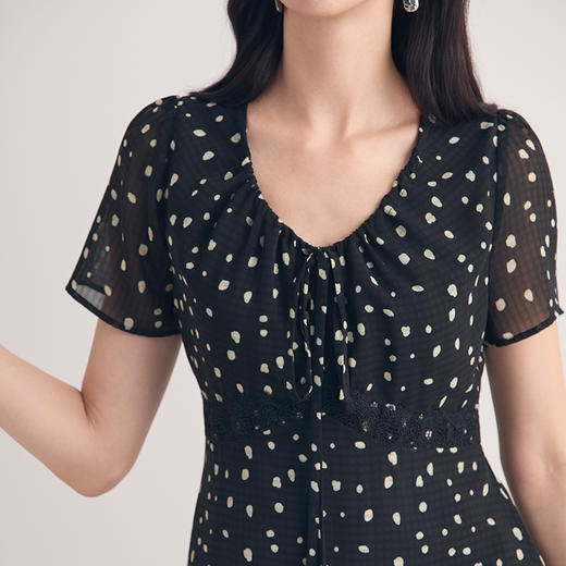 EITIE爱特爱2026夏季新款法式波点时尚通勤显瘦复古连衣裙8607329 商品图5