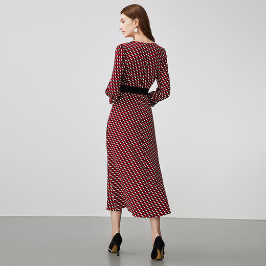 EITIE爱特爱春季新款气质V领收腰显瘦连衣裙女7307007 商品图9