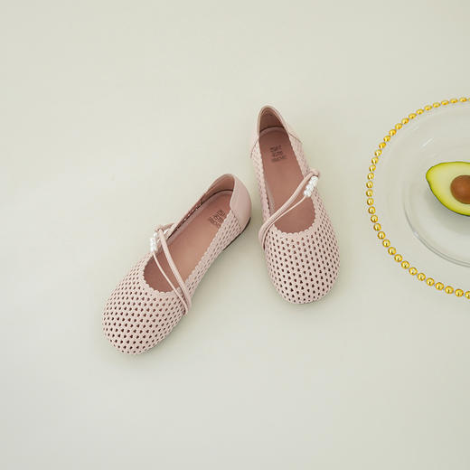 【牛皮革】西村名物2026年春季新款猪皮内里内垫舒适平底镂空玛丽珍鞋洞洞空鞋T26AH17841 商品图2