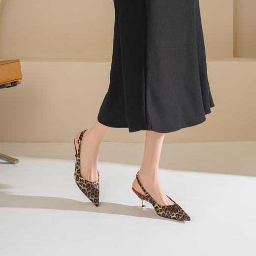 Westory2026年春季尖头中跟豹纹后空鞋时髦空凉鞋W26AH51421 商品图6