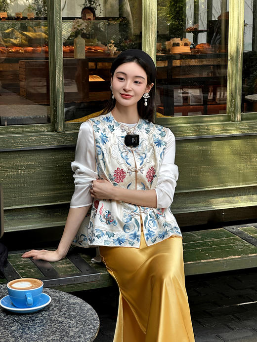 盛唐牡丹盛奢系列 | 月光白三蓝手工刺绣马甲 商品图2