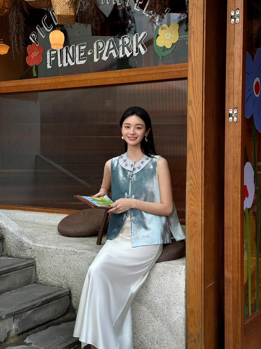 盛唐牡丹 |灰蓝色丝绒手绣对襟马甲 商品图2