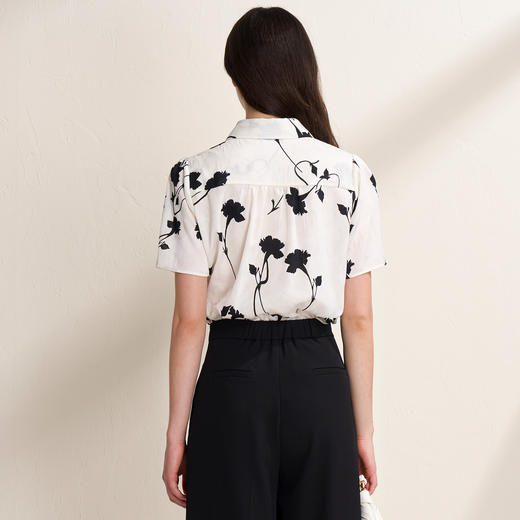 EITIE爱特爱夏季新款气质简约通勤撞色印花衬衫上衣8209903 商品图4