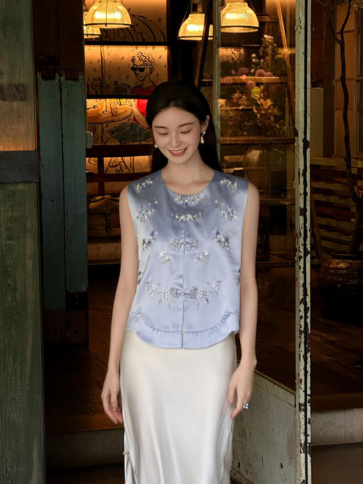 盛唐牡丹盛奢系列 | 月白蓝手推绣真丝马甲 商品图3