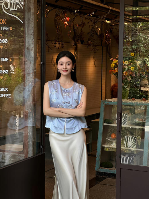 盛唐牡丹盛奢系列 | 月白蓝手推绣真丝马甲 商品图2