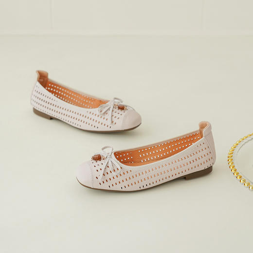 【羊皮革】西村名物2026年春季新款猪皮内垫舒适平跟花纹镂空玛丽珍鞋洞洞空鞋T26AH18411 商品图2