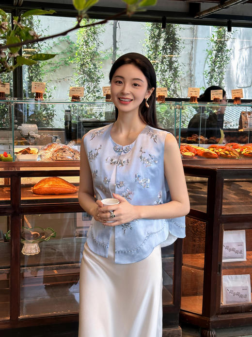 盛唐牡丹盛奢系列 | 月白蓝手推绣真丝马甲 商品图5