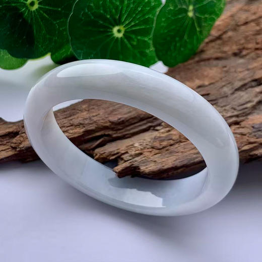 派瑞翡翠 翡翠手镯 糯种 浅绿 商品图0