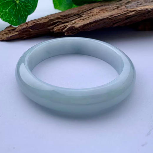 派瑞翡翠 翡翠手镯 糯种 浅绿 商品图3