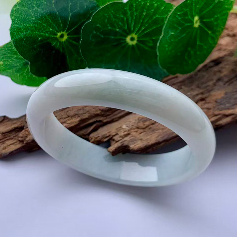派瑞翡翠 翡翠手镯 糯种 浅绿