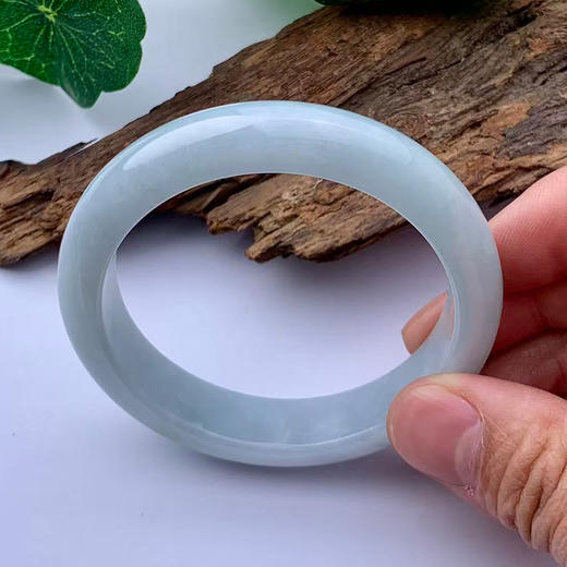 派瑞翡翠 翡翠手镯 糯种 浅绿 商品图1