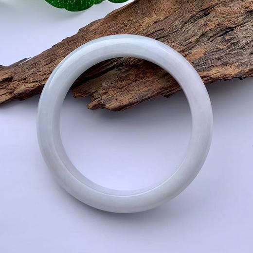 派瑞翡翠 翡翠手镯 糯种 浅绿 商品图2