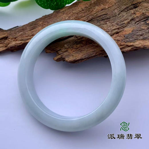 派瑞翡翠 翡翠手镯 糯种 浅绿 商品图2