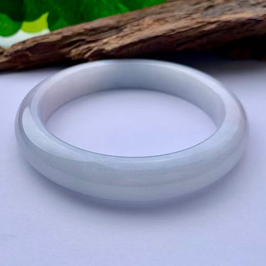 派瑞翡翠 翡翠手镯 糯种 浅绿 商品图3
