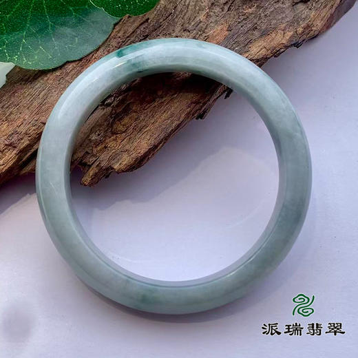 派瑞翡翠 翡翠手镯 糯种 浅绿 商品图1