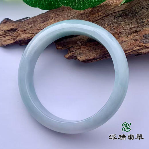 派瑞翡翠 翡翠手镯 糯种 浅绿 商品图2
