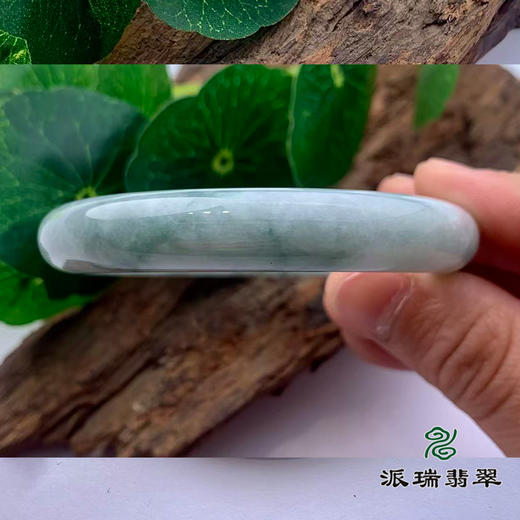 派瑞翡翠 翡翠手镯 糯种 浅绿 商品图2