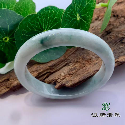 派瑞翡翠 翡翠手镯 糯种 浅绿 商品图0