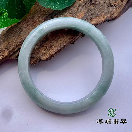 派瑞翡翠 翡翠手镯 糯种 浅绿 商品图1