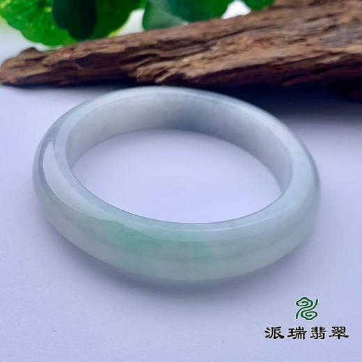 派瑞翡翠 翡翠手镯 糯种 浅绿 商品图3