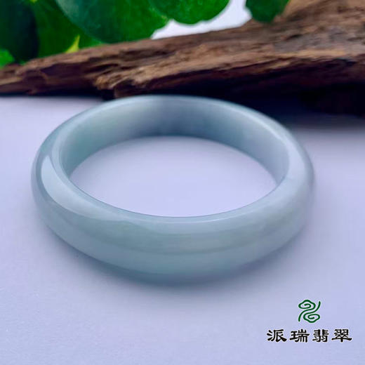 派瑞翡翠 翡翠手镯 糯种 浅绿 商品图3
