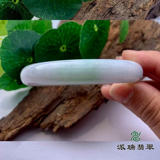 派瑞翡翠 翡翠手镯 糯种 浅绿 商品图2