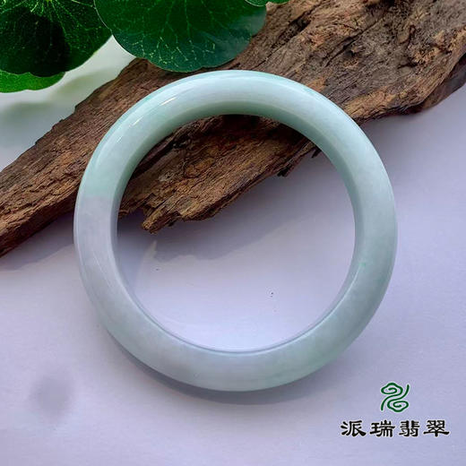 派瑞翡翠 翡翠手镯 糯种 浅绿 商品图2