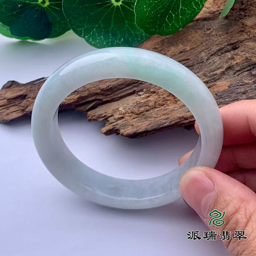 派瑞翡翠 翡翠手镯 糯种 浅绿 商品图1