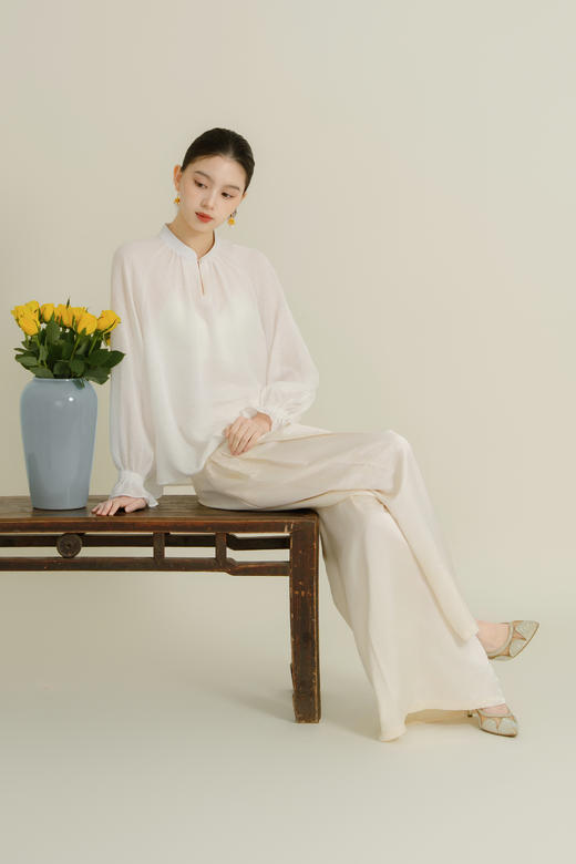 荷言HEYEN 雪檐 桑蚕丝菱形格纹非遗花罗小V领新中式上衣 春夏高定 商品图5