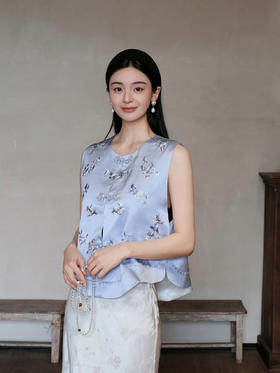 盛唐牡丹盛奢系列 | 月白蓝手推绣真丝马甲