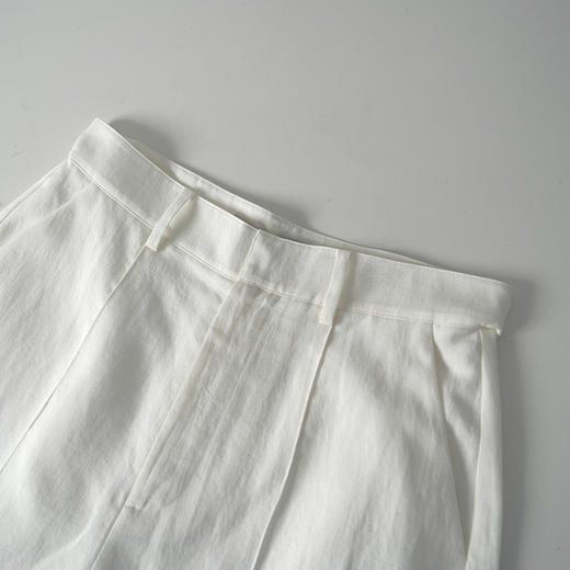 VIMAGE纬漫纪2026夏季新款莱赛尔亚麻高腰直筒白色休闲通勤显瘦短裤V2505225 商品图2