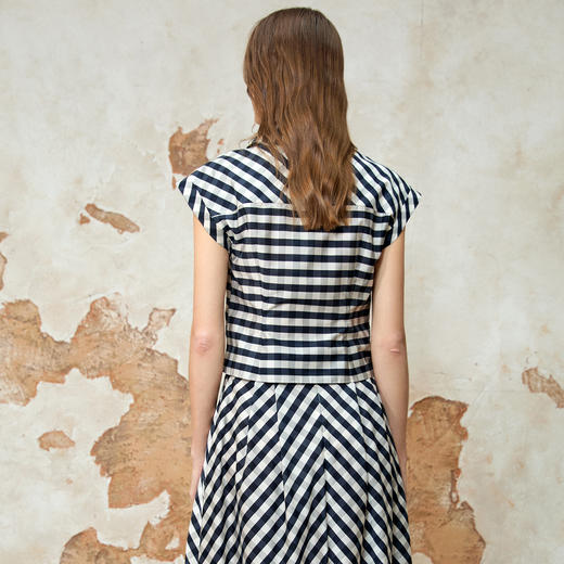 EITIE爱特爱夏季新款时尚扭结设计通勤显瘦车条纹衬衫8213901 商品图4