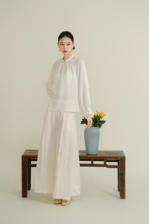 荷言HEYEN 雪檐 桑蚕丝菱形格纹非遗花罗小V领新中式上衣 春夏高定 商品图0