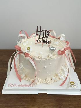 唯美白色蝴蝶结银色爱心蜡烛蛋糕