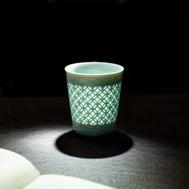 本土斋青瓷粉青玲珑手工马蹄两才盖碗高端功夫茶器镂空重工盖碗青瓷玲珑盖碗容天杯红豆系列青瓷盖碗 商品图11