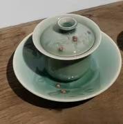 本土斋青瓷粉青玲珑手工马蹄两才盖碗高端功夫茶器镂空重工盖碗青瓷玲珑盖碗容天杯红豆系列青瓷盖碗 商品图9