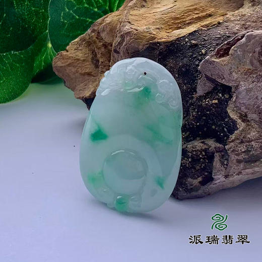 派瑞翡翠 翡翠挂件 糯种 浅绿 商品图0