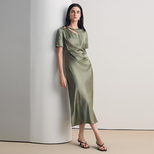 EITIE爱特爱优雅水滴镂空设计感收腰显瘦连衣裙2026春季新款8607334 商品图1