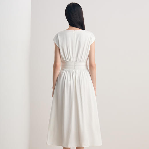 EITIE爱特爱时尚V领法式大气显瘦高腰连衣裙2026夏新款8607333 商品图4