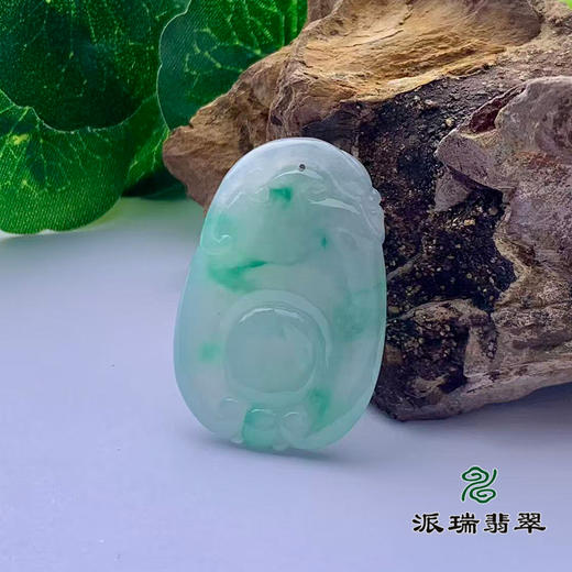 派瑞翡翠 翡翠挂件 糯种 浅绿 商品图3